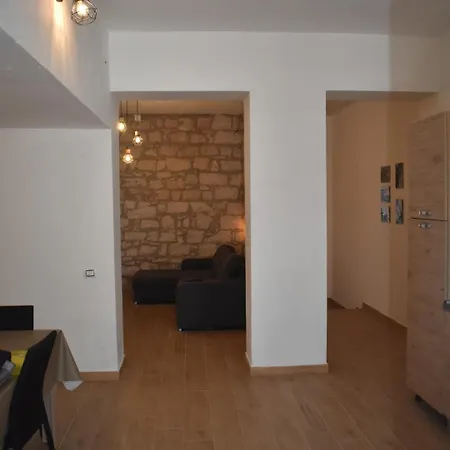 Pabaule Apartment *